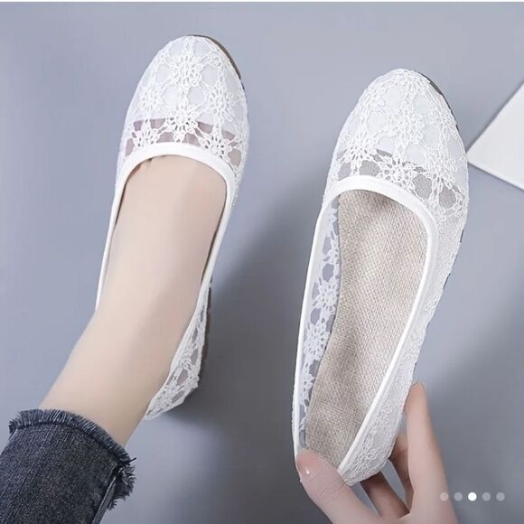 Elegant Women's Mesh Lace Flats - White - Picture 2 of 2